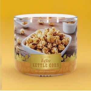 Goose Creek 3-Wick Candle- Toffee Kettle Corn (14.5 oz)